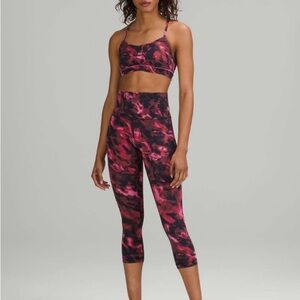 Lululemon Align High-Rise Crop 21"
Intensity Pink Blossom Multi